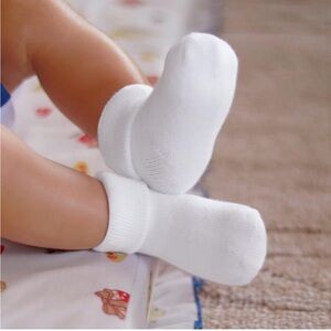 Set of 4 White Baby Socks